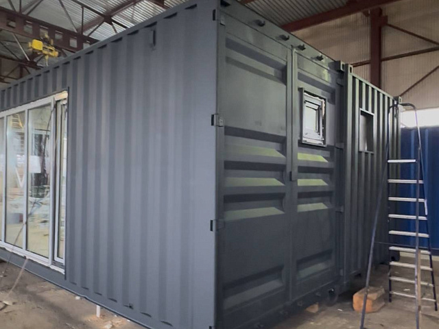 Модульный дом из двух 20-футовых контейнеров: утепление и инженерия